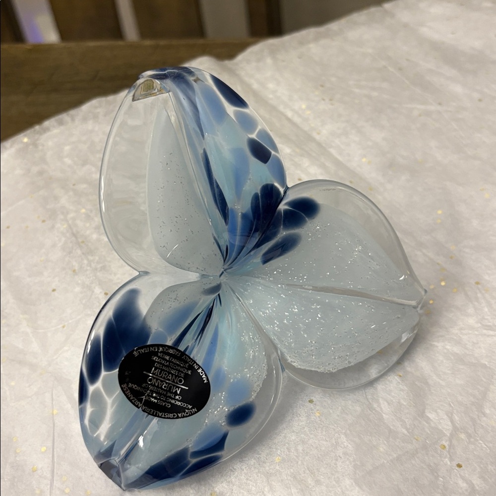 - Italian Murano Art Glass Green White Blue 
 Colors Pedals 3 pedals Handmade - Picture 3 of 7